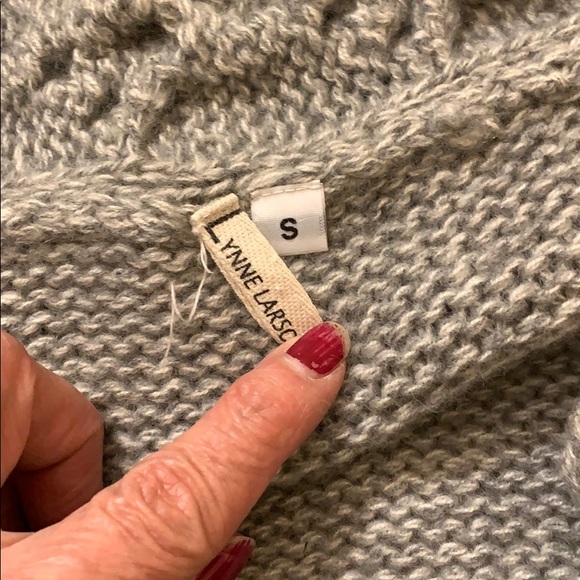 Lynne Larson sweater - Picture 4 of 6